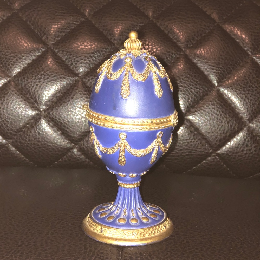 Egg Jewlery Holder